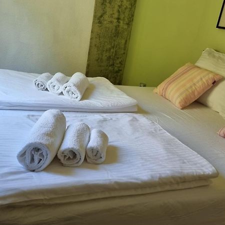 Guest House Klara Солин Екстериор снимка