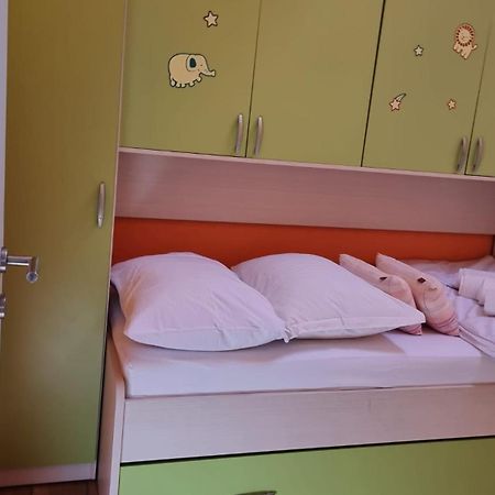 Guest House Klara Солин Екстериор снимка