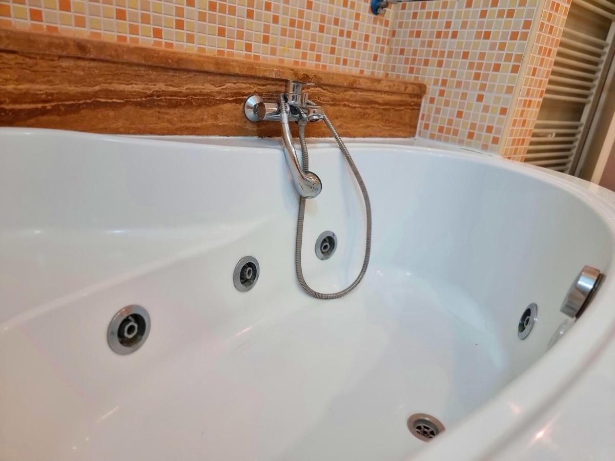 Guest House Klara Солин Екстериор снимка