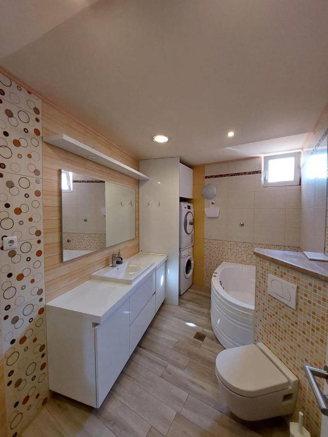 Guest House Klara Солин Екстериор снимка